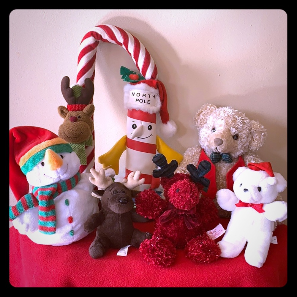 Bundle (7 lot) Christmas / Holiday Stuffed Animals